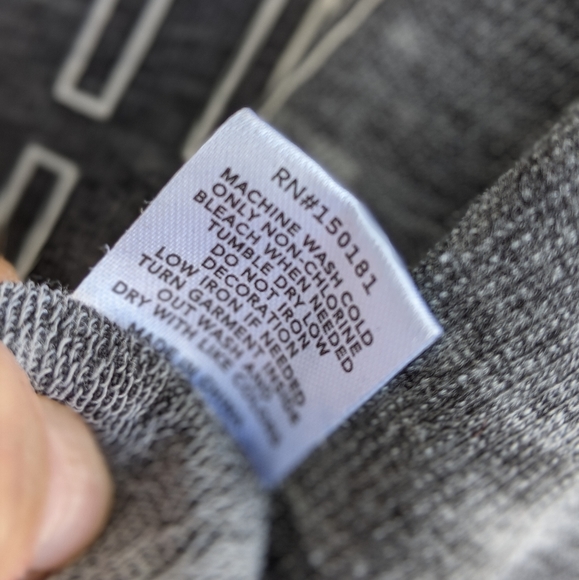 Super soft distressed gray Austin sleeveless tee - Picture 9 of 9